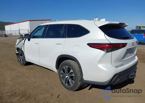 2022 Toyota Highlander Xle z USA, uszkodzony, nr VIN 5TDHZRBH2NS175452